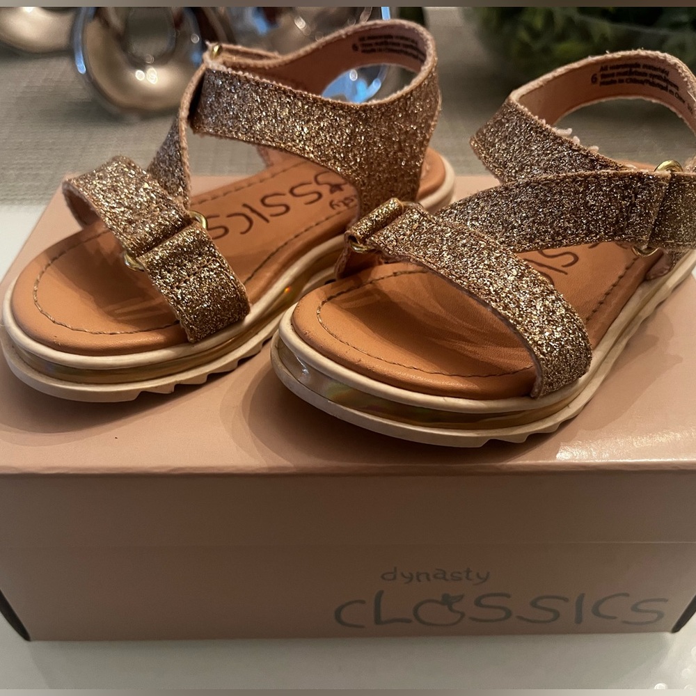Dynasty Classics Toddler Gold Sparkling Velcro Closure Size 6 Sandals